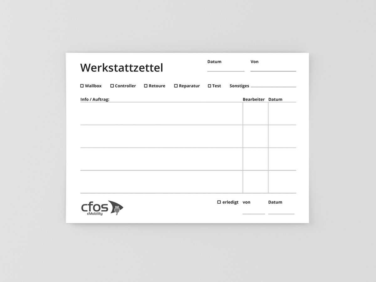 Das Bild zeigt einen Laufzettel für eine Produktion gestaltet von Studio für Grafikdesign Strahlenkatzen
